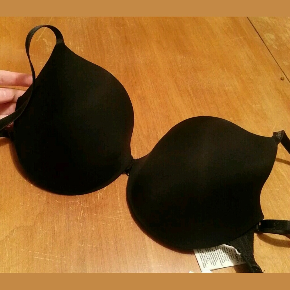 new with tags Calvin Klein T-shirt black bra 32D